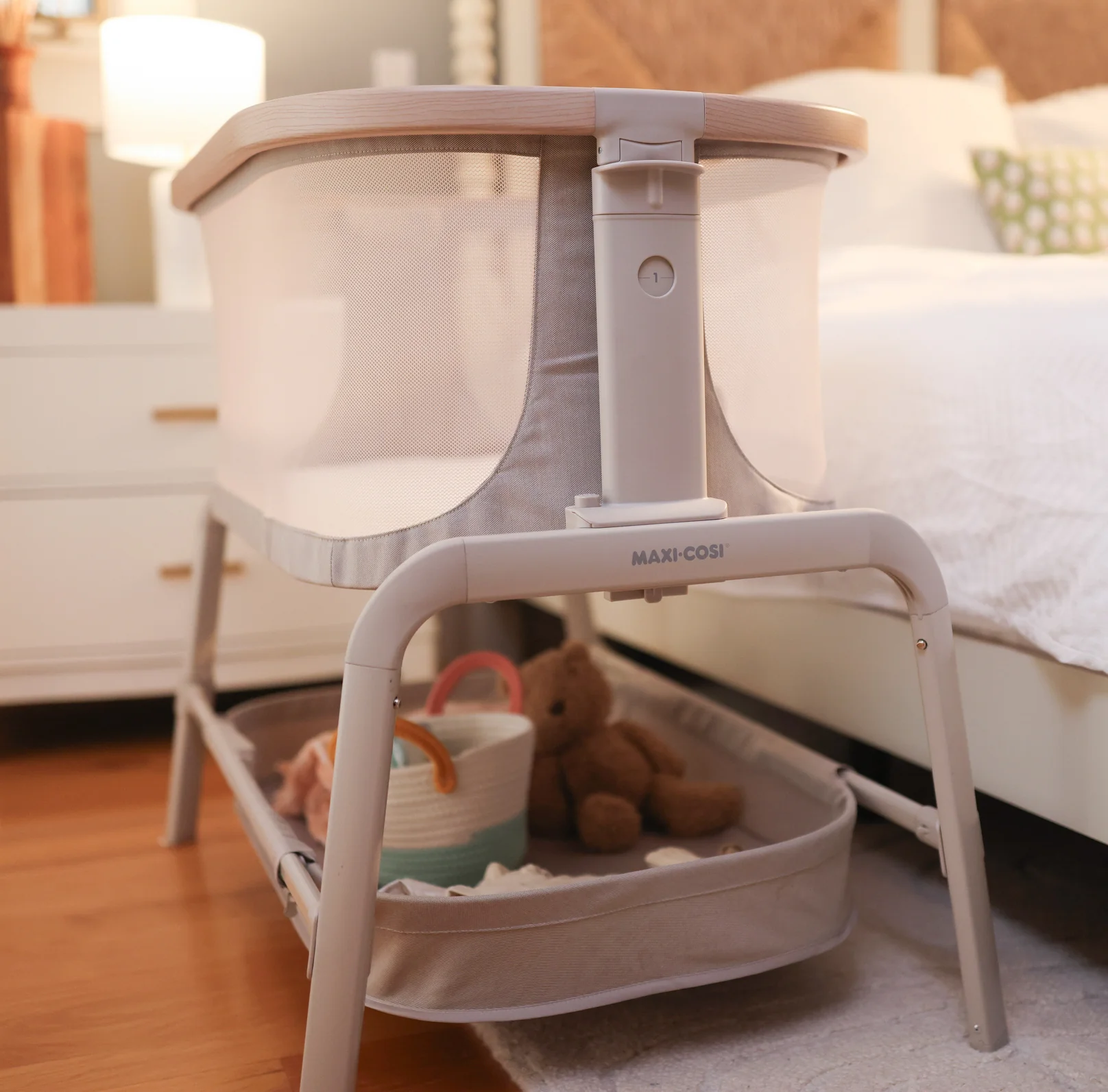 Iora Bedside Bassinet Sleep Approved - Image 12