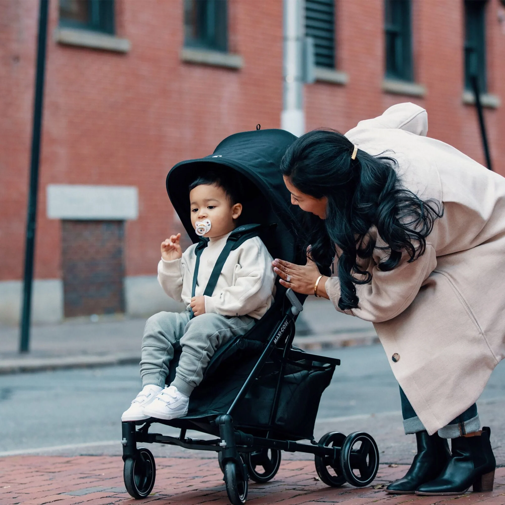 Mara XT Ultra Compact Stroller - Image 3